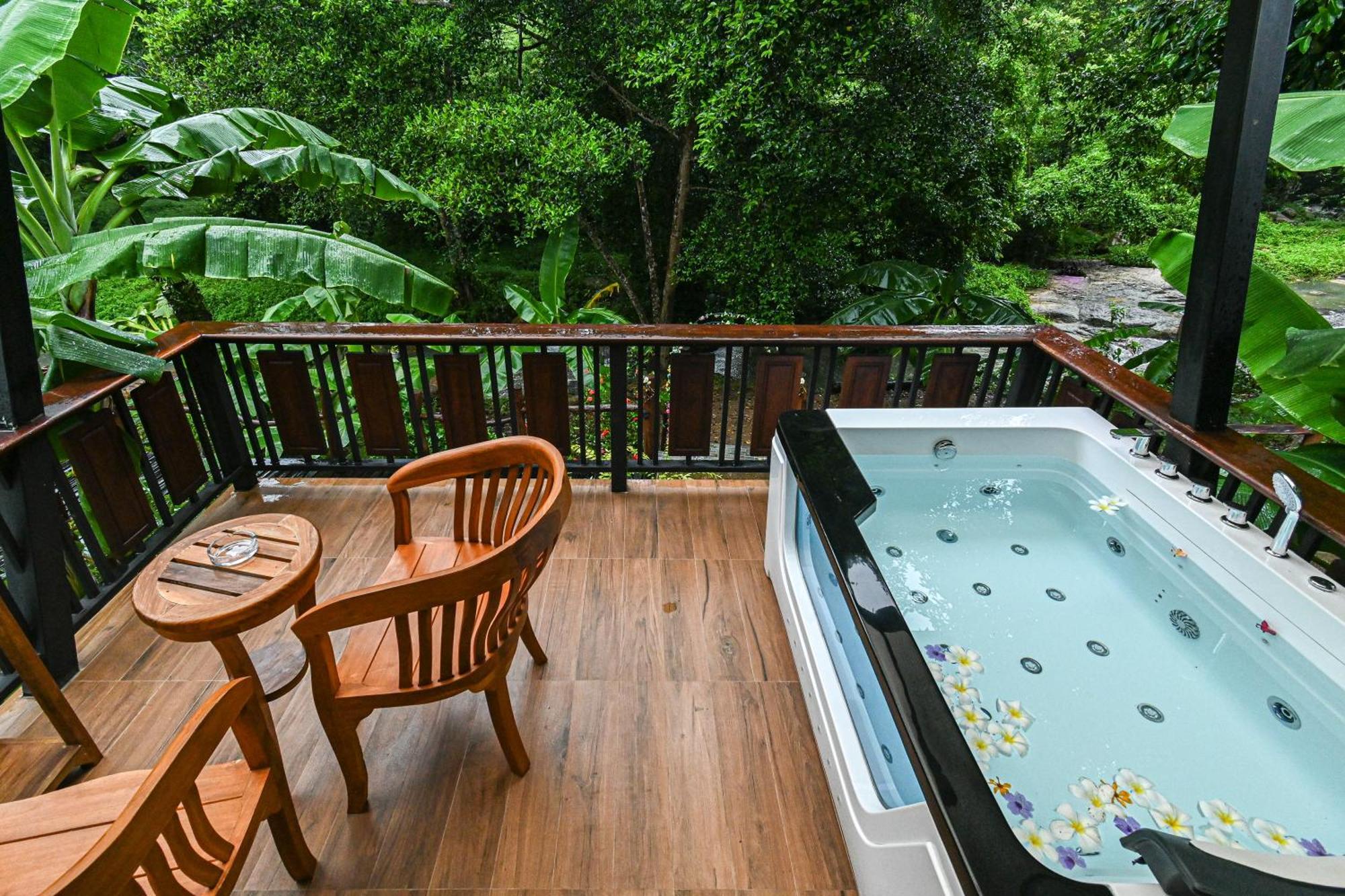 Cascade Tara Hotel Na Mueang Eksteriør billede